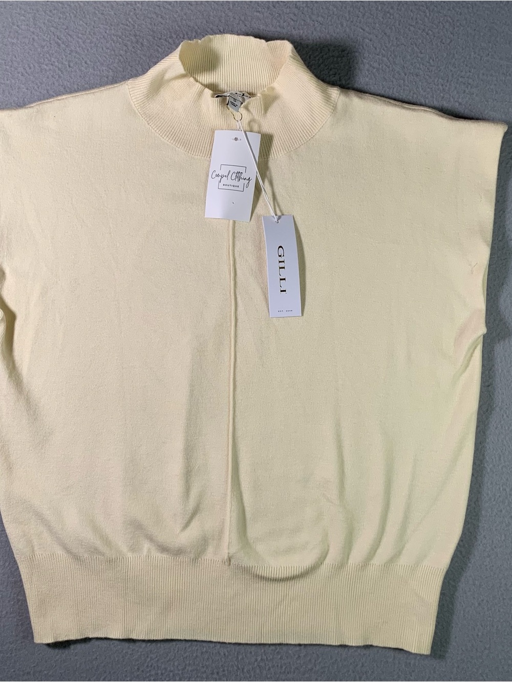 Gilli Pale Yellow Short-Sleeve Mock Neck Sweater size S NWT